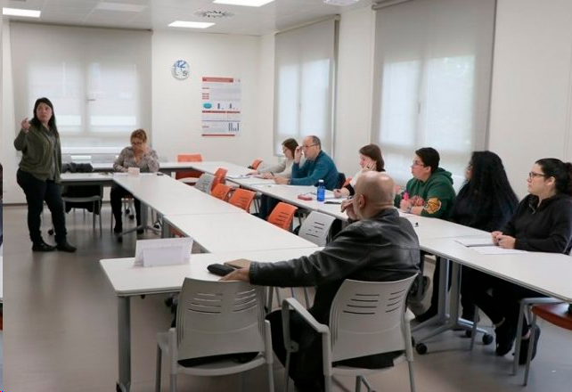 Formades 665 persones en risc d’exclusió social com a professionals de cura a domicili