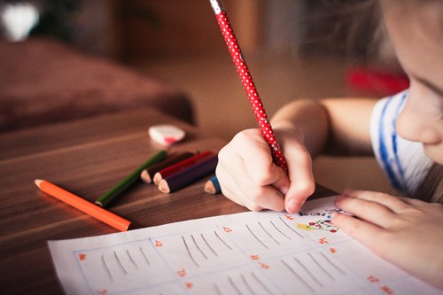 Situacions de violència en la pràctica educativa. Tipificar i definir objectius per a l’actuació